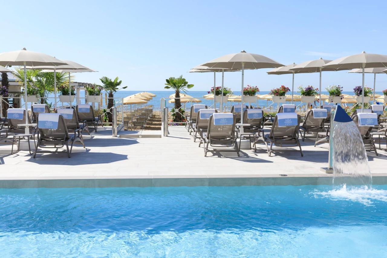 Hotel Cavalieri Palace & Suites ليدو دي يسولو المظهر الخارجي الصورة