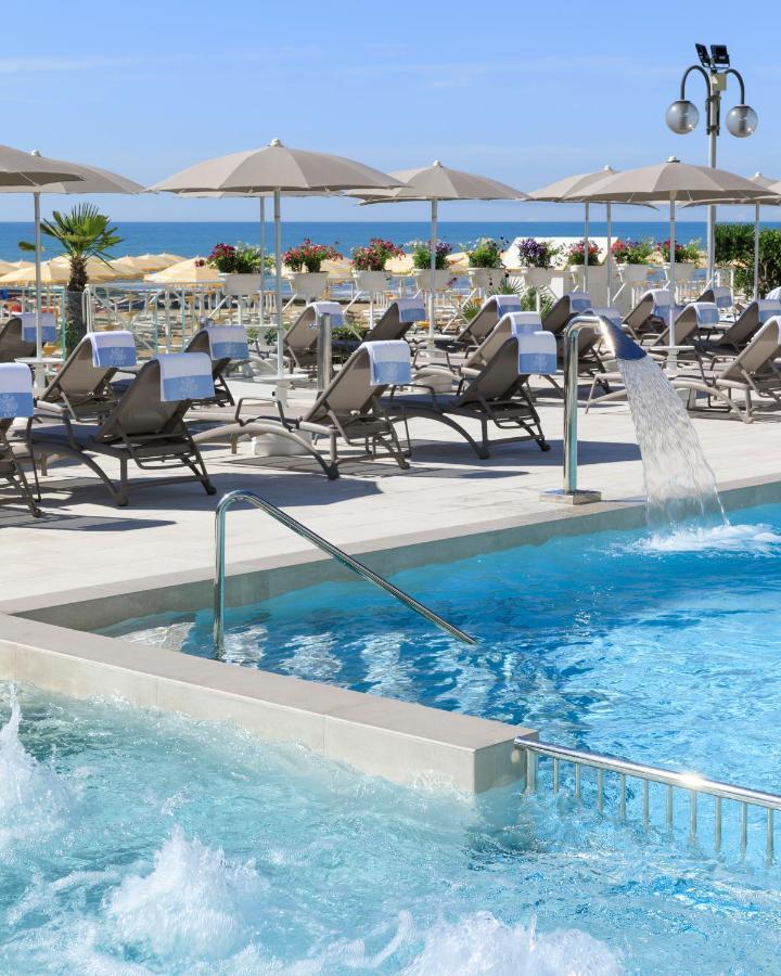Hotel Cavalieri Palace & Suites ليدو دي يسولو المظهر الخارجي الصورة