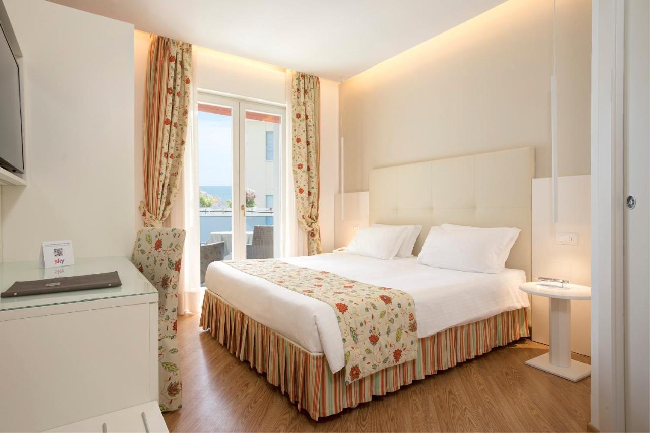 Hotel Cavalieri Palace & Suites ليدو دي يسولو المظهر الخارجي الصورة