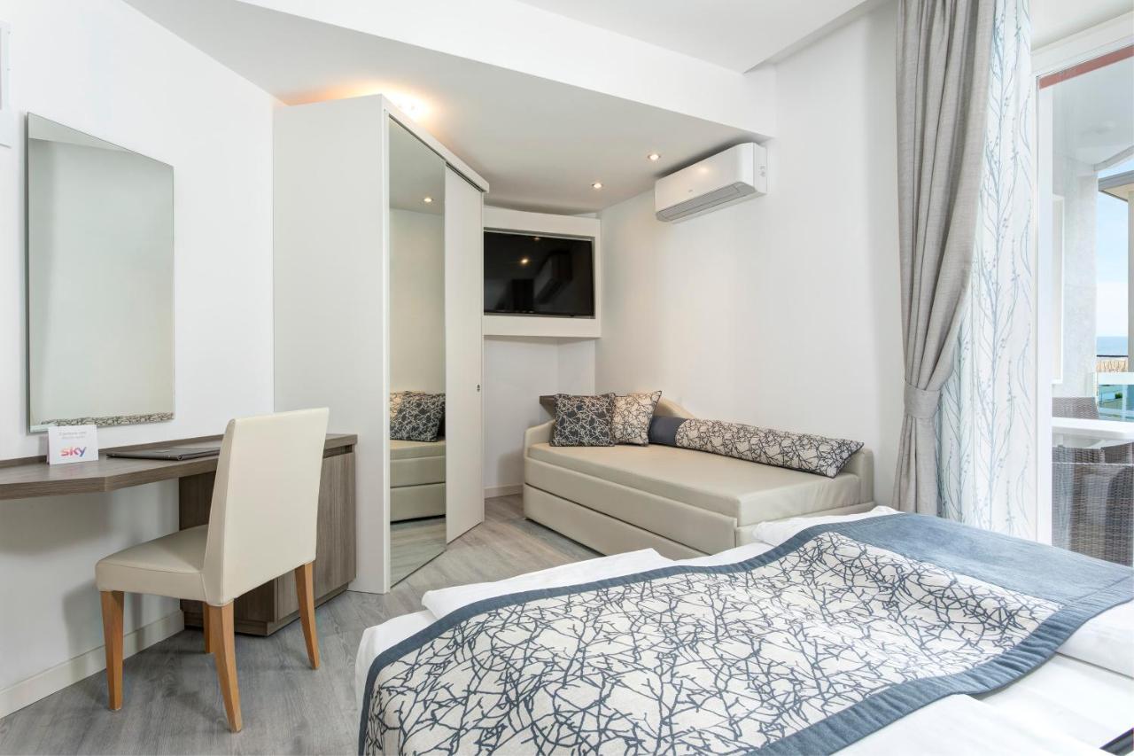 Hotel Cavalieri Palace & Suites ليدو دي يسولو المظهر الخارجي الصورة